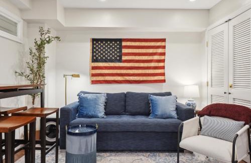 Hill East Bed & Breakfast | Capitol Hill Retreat with Free Parking, Short Walk to DC Metro