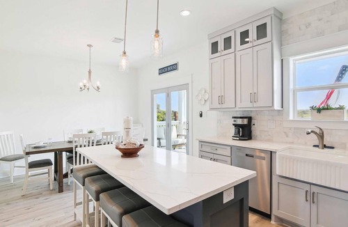 Indian Beach House | Captain's Quarters | Luxe Interior, Serene Views, Walk to the Sand!