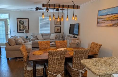Garden City House | Captivating 4 bedroom House with Double Balconies and a Community Pool-Angler Villas 3