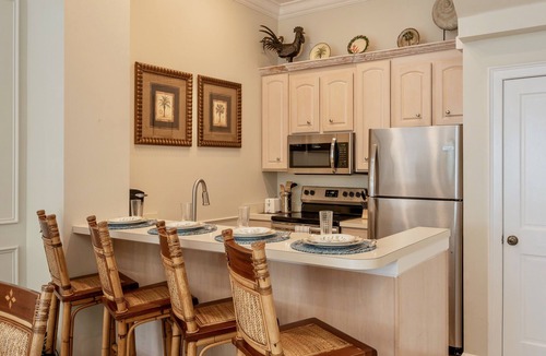 Truman Annex House | *CARIBBEAN CHARM @ THE FOUNDRY* Villa Near Duval & Beach + LAST KEY SERVICES…