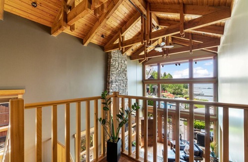 Blind Bay House | Carmel Beach Private Lodges - Unit #2. Lakefront 5 bedroom unit.