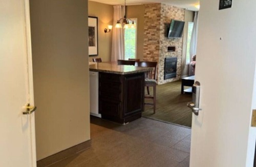 Oro-Medonte Condo | Carriage Country Club Home Away From Home