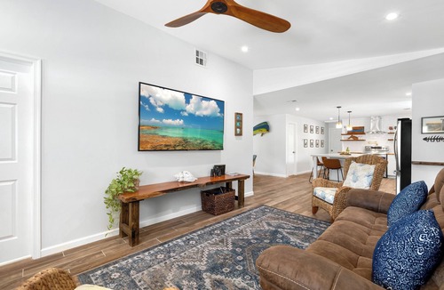 New Town House | CASA DE CANAL ~ Beautiful Renovated 3 BR, 2 Bath Canal Front Home w/Dockage!