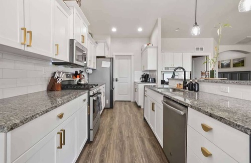 Caldwell House | Casa Grande – Hot Tub, Game Room & Sleeps 16 Near Boise