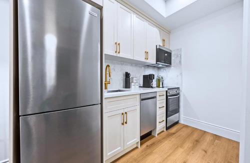 Riverdale Hotel | Casa Hotels Gerrard - Match Ready Basement