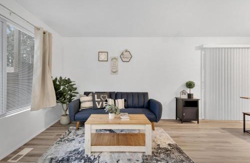 Lake Hills House | Central Bellevue South Suite Near Downtown & I-90