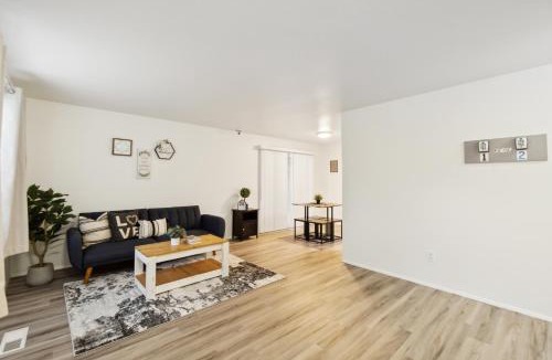 Lake Hills House | Central Bellevue South Suite Near Downtown & I-90
