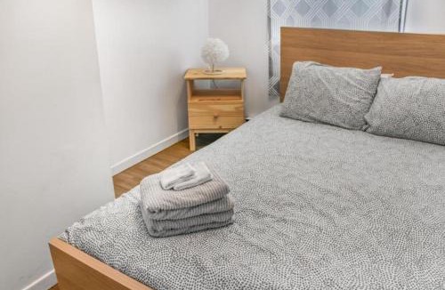 Moncton Apartment | Central Moncton Retreat - Walkable Location - Large Garden