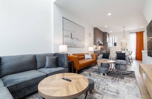 Broadway House | Centrally Located Capitol Hill Townhome w/Amazing View & Free Parking Onsite