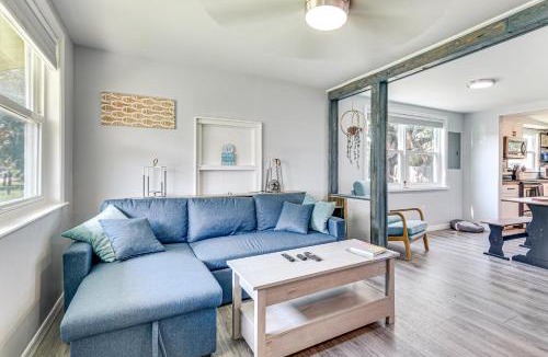 Merritt Island House | Centrally Located Merritt Island Cottage w/Deck!