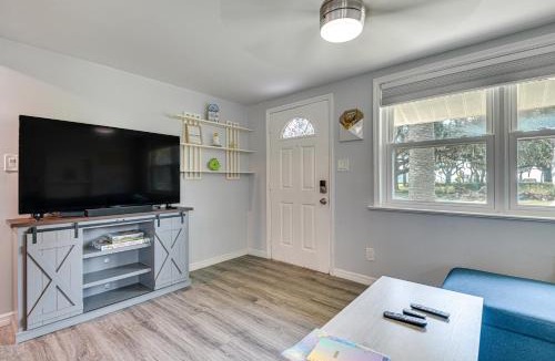 Merritt Island House | Centrally Located Merritt Island Cottage w/Deck!