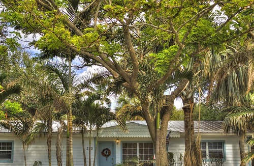 Indialantic By The Sea House | Centrally located, walk/bike to the beach, river, restaurants or Pub