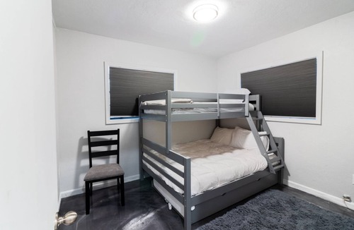 Park East House | Centric Apt 2BR/1 BA ֎-Ideal for Long Stays