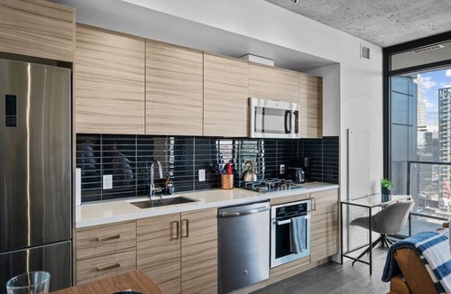 Connaught Condo | Cgy Tower Views | Mins to Stampede | Gym