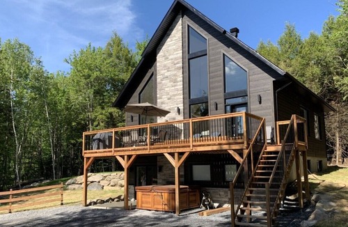 Mansonville Cabin | Chalet Nature OWL'S Head Spa and fire pit
