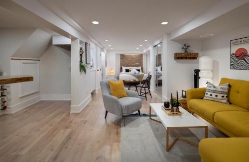 Midtown Toronto Apartment | Chaplin crescent