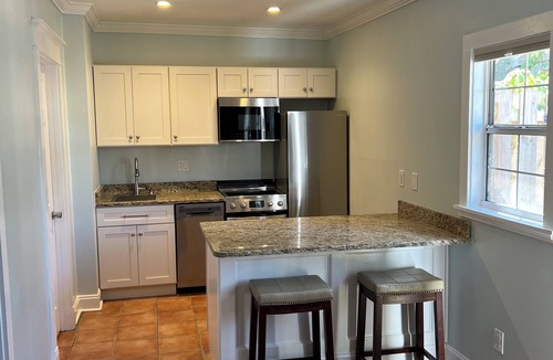 Kenwood Cottage | Charming 1-Bedroom Cottage in St. Petersburg in Historic District