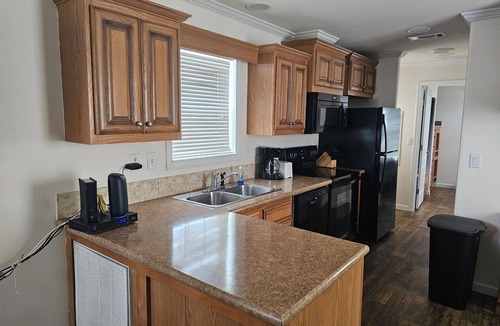 Bayshore Gardens Cottage | Charming 1-bedroom cottage in delightful Bradenton with fitness room, AC