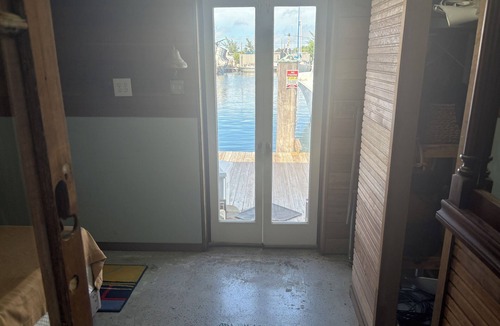 Key West Cottage | Charming 1-bedroom cottage in brilliant Stock Island Artistic marina