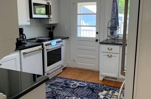The Pines Cottage | Charming 1925 Cottage Near Beach - Sleeps 10, Fully Remodeled, Spacious Porches