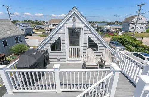 Matunuck Cottage | Charming 2-bedroom cottage in South Kingstown with WiFi, AC