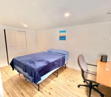 Picnic Point-North Lynnwood House | Charming 2-bedroom and 1 Full bath basement apartment with WiFi and AC in lovely Edmonds