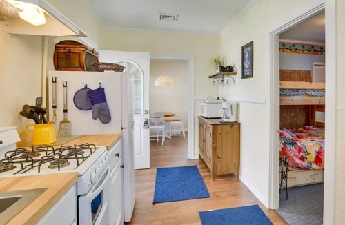 North Wildwood Cottage | Charming 2-bedroom cottage in heart of North Wildwood, NJ.