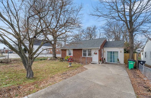 Oxon Hill House | Charming 2-bedroom house with AC, WiFi in quaint Oxon Hill