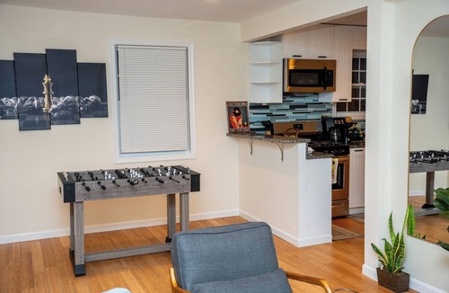 Rockville House | Charming 2-bedroom house in wonderful Rockville with AC
