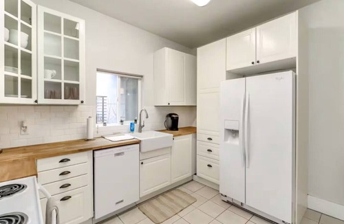 North Beacon Hill House | Charming 2-bedroom house in Seattle with WiFi, AC, 5 minutes from downtown