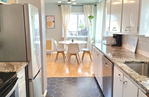 Veterans Park House | Charming 2-bedroom house with WiFi, AC in delightful Boise close to downtown