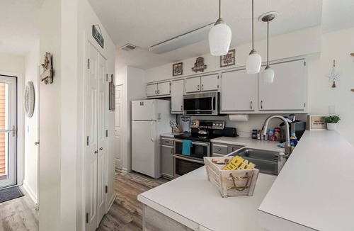 Carolina Forest Condo | Charming 2BR Condo w/Pools, Hot Tub & Waterway Views Near Myrtle Bch Attractions