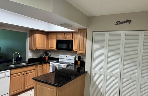 Palmer Ranch Villa | Charming 2BR villa, WiFi, heated pool, tennis & pickleball- in Sarasota
