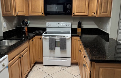 Palmer Ranch Villa | Charming 2BR villa, WiFi, heated pool, tennis & pickleball- in Sarasota