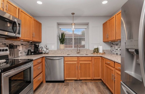 Boise House | Charming 3 bed 2 1/2 bath w/garage. Located on Boise Greenbelt & river.