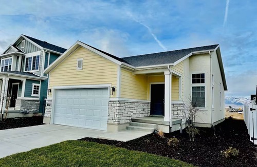 Erda House | Charming 3-bedroom house in marvelous Stansbury Park with AC