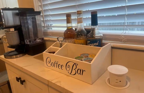 Dunedin Cottage | Charming 3-bedroom/2-bath Cottage with Hot Tub Downtown Dunedin