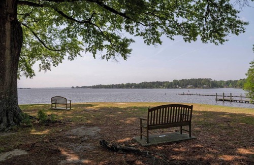 Bath Cottage | Charming 3-bedroom cottage in Bath steps away from the Pamlico River.
