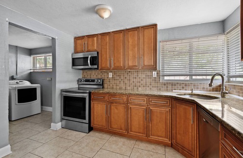 North Trail House | Charming 3-bedroom house with WiFi and AC in awesome Sarasota