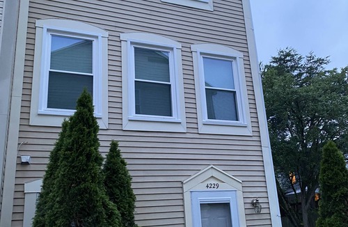Burtonsville House | Charming 3-bedroom townhome with WiFi, AC in tranquil Burtonsville