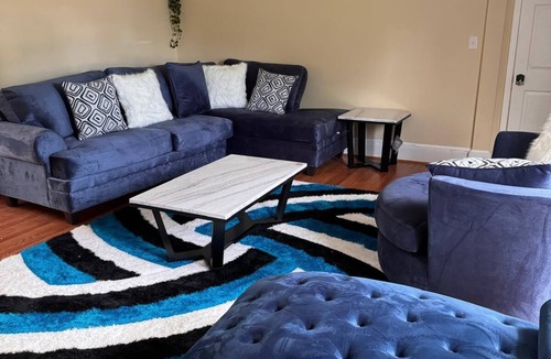 Riverdale House | Charming 4-bedroom house with AC and WiFi in marvelous East Riverdale.