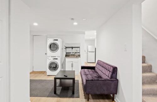 Park View House | Charming 4-bedroom townhome in fabulous Washington with AC, WiFi