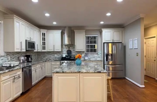 Hybla Valley House | Charming 6-bedroom house near DC/Old Towne/National Harbor