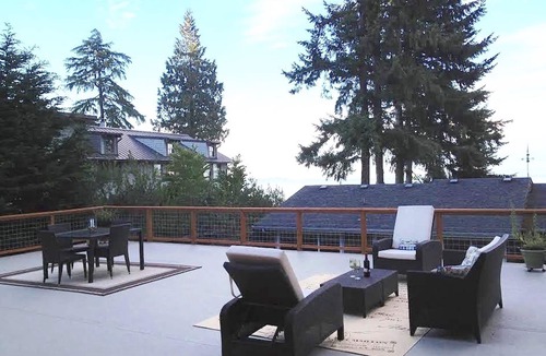 Bainbridge Island Cottage | Charming Cottage With A Grand View Overlooking Puget Sound And Cascade Mountains