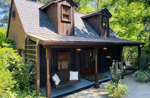 East Lake Cottage | Charming cottage next to East Lake Golf Club