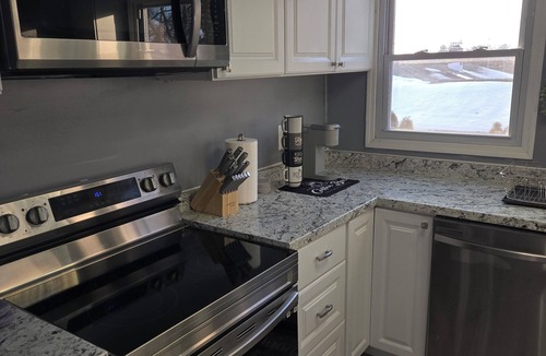 Linthicum Heights Apartment | Charming & Cozy 1-bedroom apartment newly renovated in Linthicum Heights.