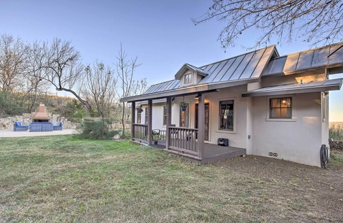 Castroville Cottage | Charming Family Cottage Close to San Antonio
