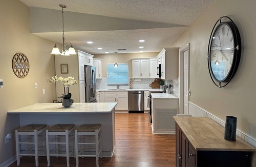 Gulf Gate Estates House | Charming house with a heated salt water pool in the heart of Sarasota.