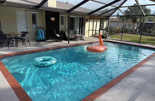 Gulf Gate Estates House | Charming house with a heated salt water pool in the heart of Sarasota.