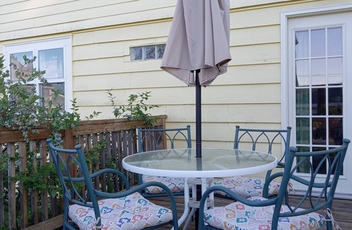 Southeast Eugene House | Charming, light-filled SE Eugene 2-story house